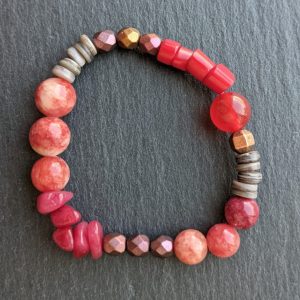 bracelt memory wire Pink & Red mix Valentines beads by Fox…